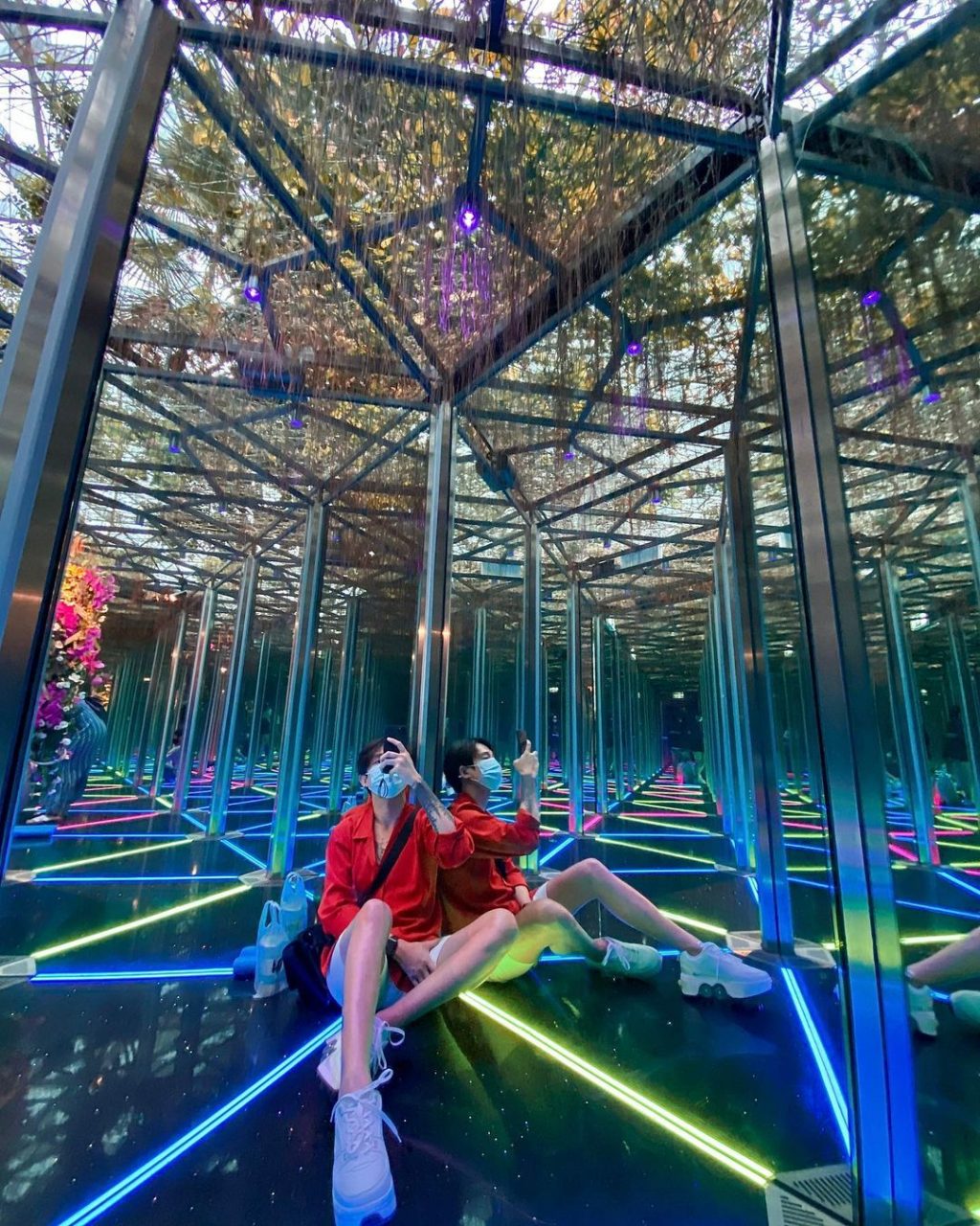 超炸打卡场景新加坡最酷炫的「mirror maze」误闯禁地进入奇幻世界?